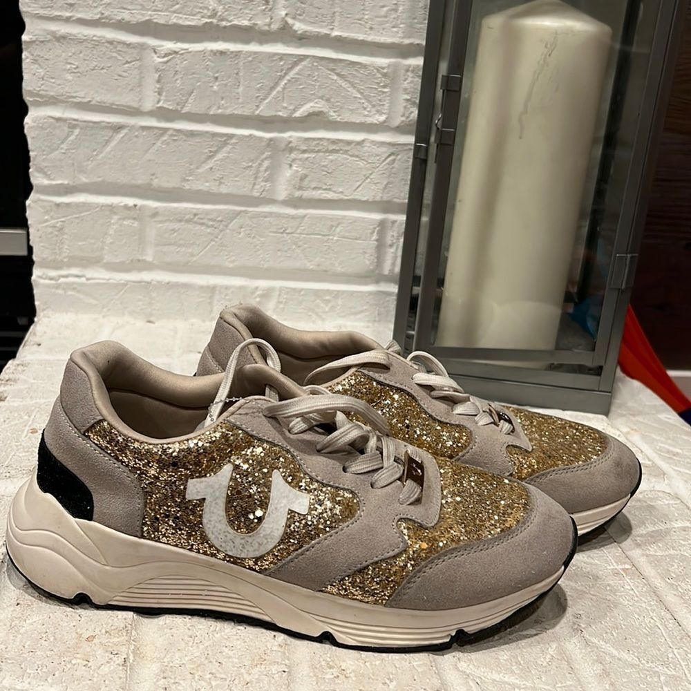 True religion women’s sneakers gold / grey and white size‎ 8.5 in GUC